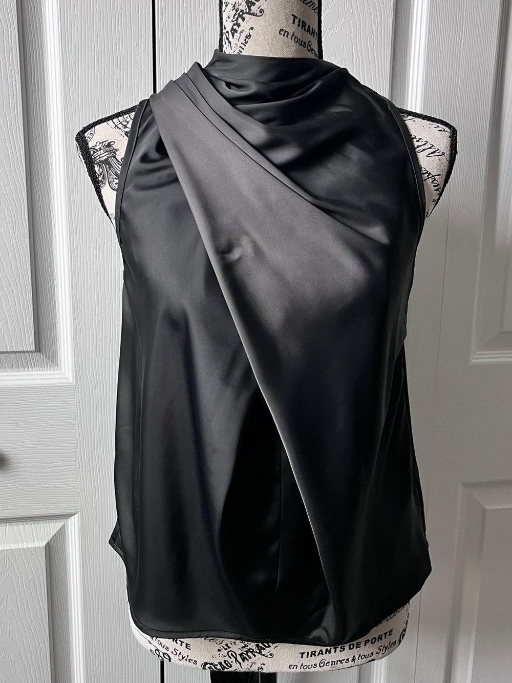 Black wrap front top